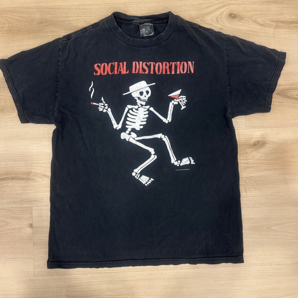 Vintage 1996 Men’s Size Medium Social Distortion Skeleton Print Tshirt Punk Band